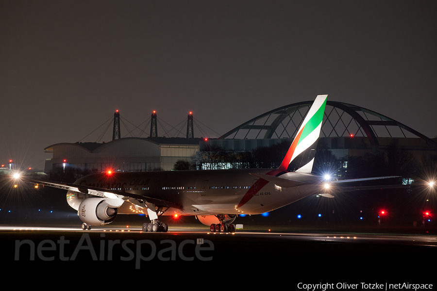 Emirates Boeing 777-31H(ER) (A6-EPD) | Photo 101472