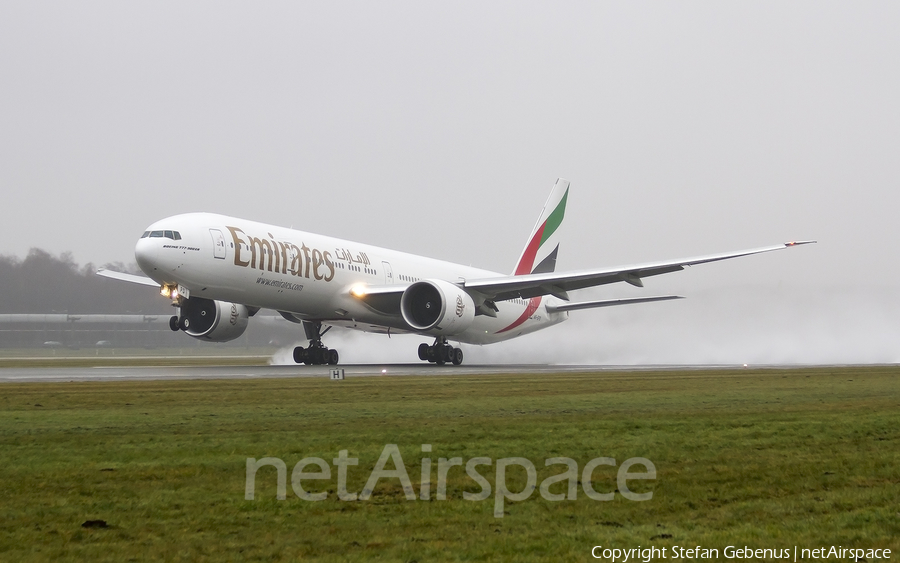 Emirates Boeing 777-31H(ER) (A6-EPD) | Photo 102902
