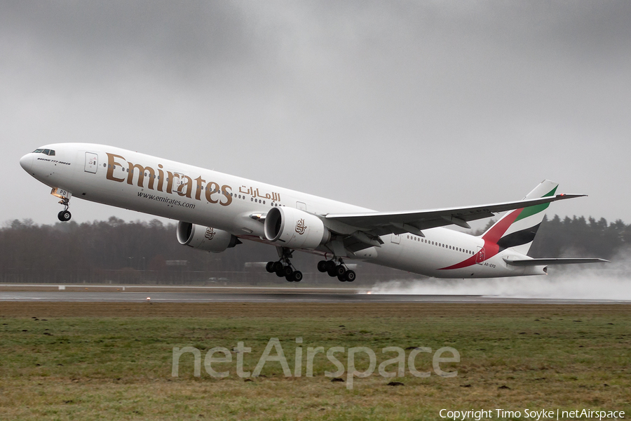 Emirates Boeing 777-31H(ER) (A6-EPD) | Photo 102926