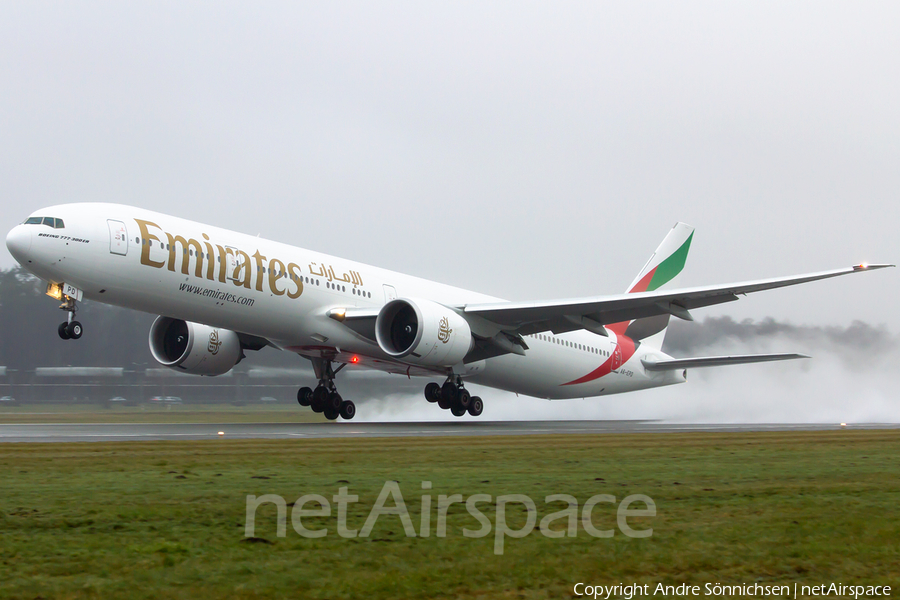 Emirates Boeing 777-31H(ER) (A6-EPD) | Photo 103105
