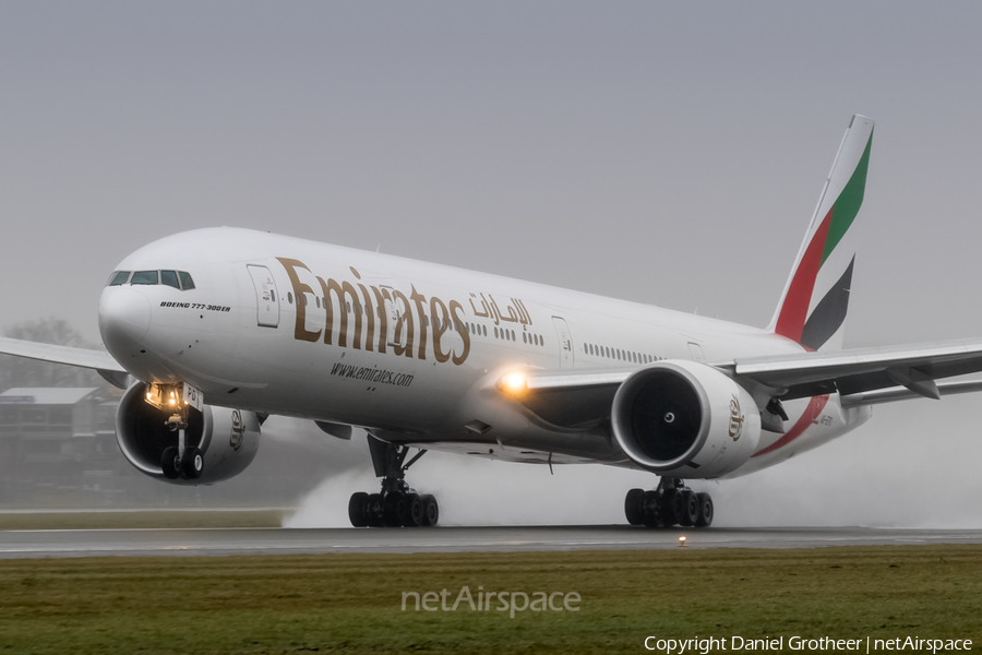 Emirates Boeing 777-31H(ER) (A6-EPD) | Photo 103966