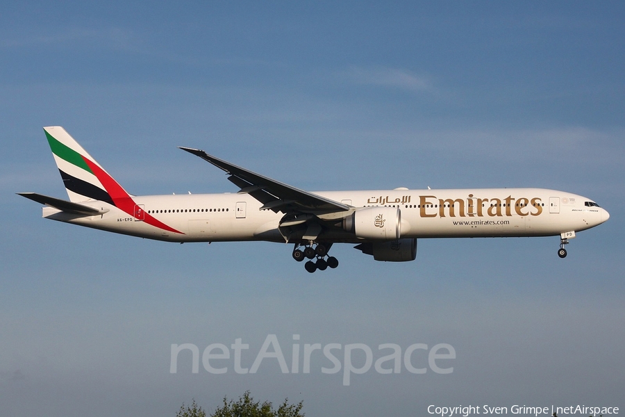 Emirates Boeing 777-31H(ER) (A6-EPD) | Photo 247793