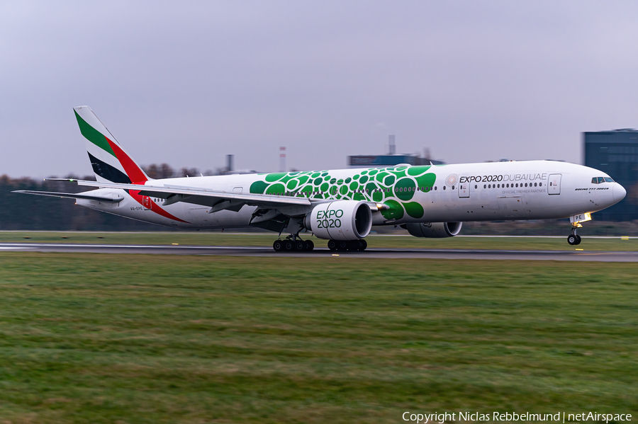 Emirates Boeing 777-31H(ER) (A6-EPE) | Photo 414156