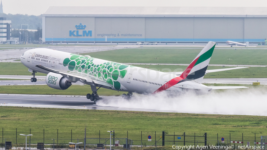 Emirates Boeing 777-31H(ER) (A6-EPF) | Photo 379265