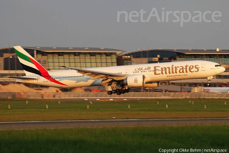 Emirates Boeing 777-31H(ER) (A6-EPF) | Photo 184794