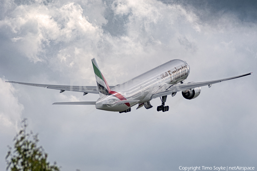 Emirates Boeing 777-31H(ER) (A6-EPF) | Photo 209844