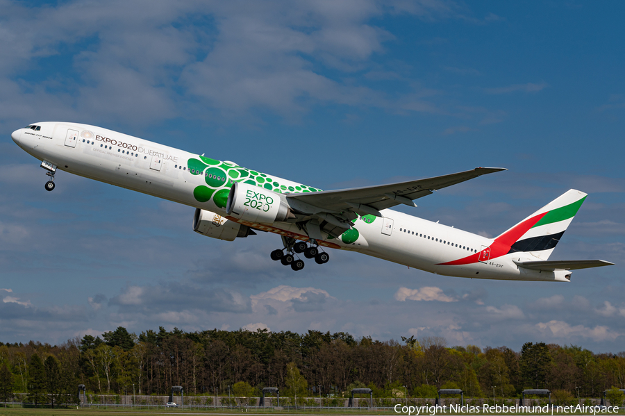 Emirates Boeing 777-31H(ER) (A6-EPF) | Photo 445547