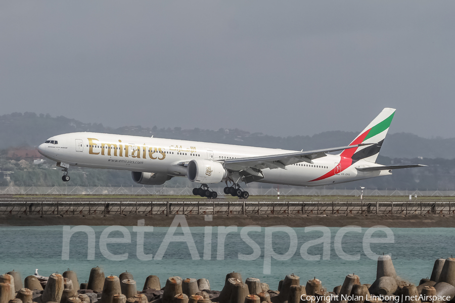 Emirates Boeing 777-31H(ER) (A6-EPG) | Photo 401777