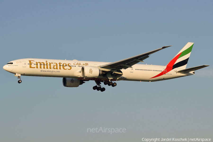 Emirates Boeing 777-31H(ER) (A6-EPH) | Photo 246439
