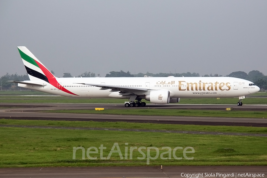 Emirates Boeing 777-31H(ER) (A6-EPI) | Photo 360471