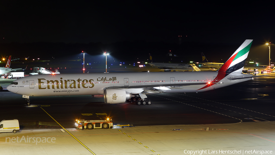 Emirates Boeing 777-31H(ER) (A6-EPI) | Photo 189373