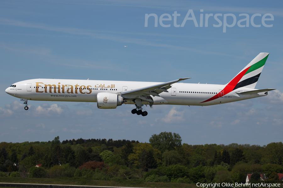 Emirates Boeing 777-31H (A6-EPJ) | Photo 163148