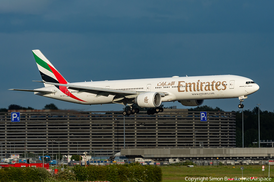Emirates Boeing 777-31H (A6-EPJ) | Photo 628362