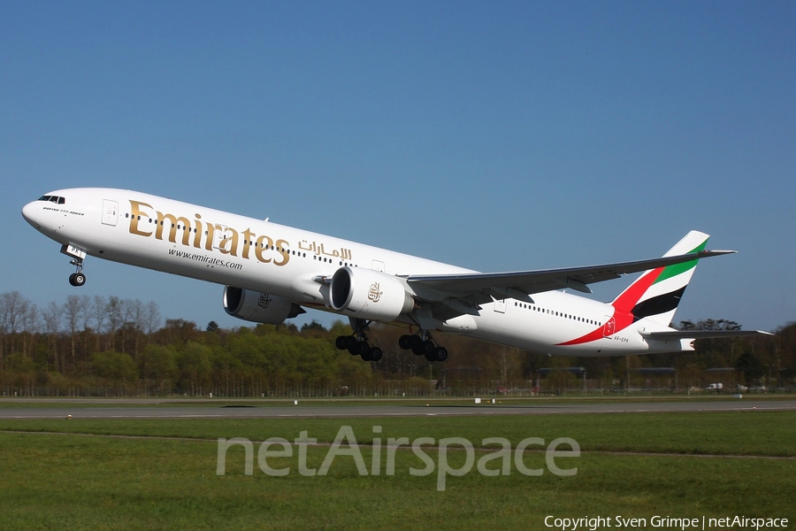 Emirates Boeing 777-31H(ER) (A6-EPK) | Photo 106092