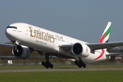 Emirates Boeing 777-31H(ER) (A6-EPK) at  Hamburg - Fuhlsbuettel (Helmut Schmidt), Germany