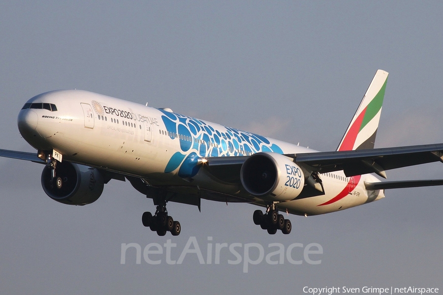 Emirates Boeing 777-31H(ER) (A6-EPK) | Photo 248658