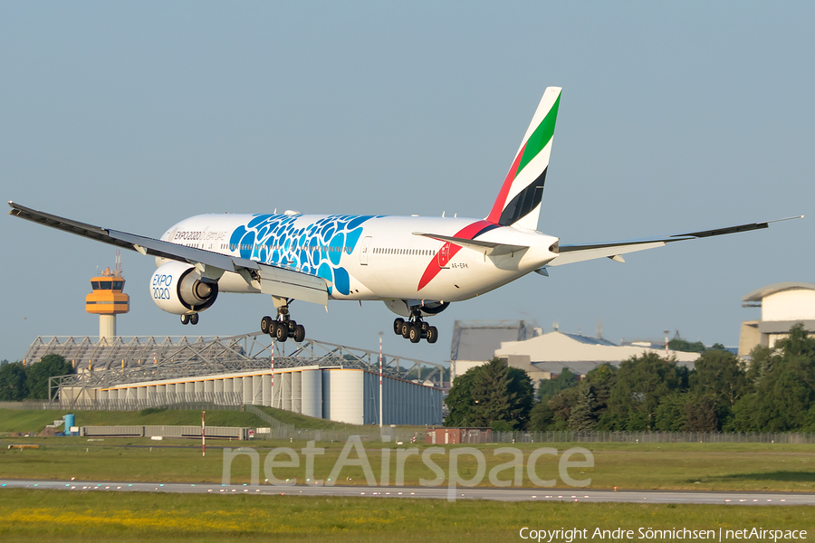 Emirates Boeing 777-31H(ER) (A6-EPK) | Photo 251901