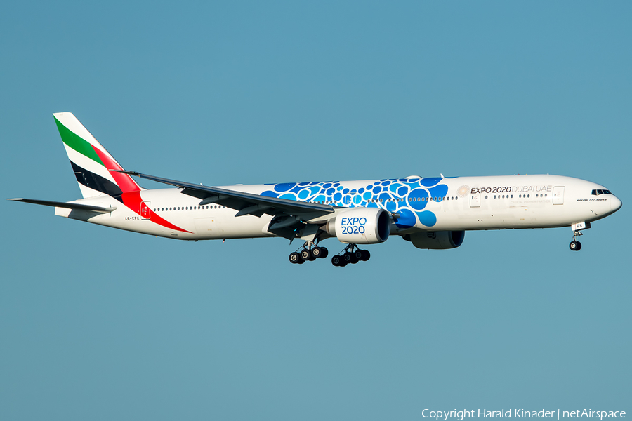 Emirates Boeing 777-31H(ER) (A6-EPK) | Photo 301478