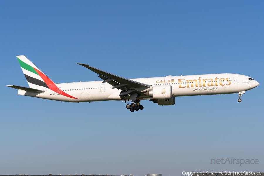 Emirates Boeing 777-31H(ER) (A6-EPL) | Photo 674416