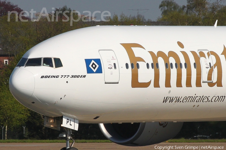 Emirates Boeing 777-31H(ER) (A6-EPL) | Photo 107526