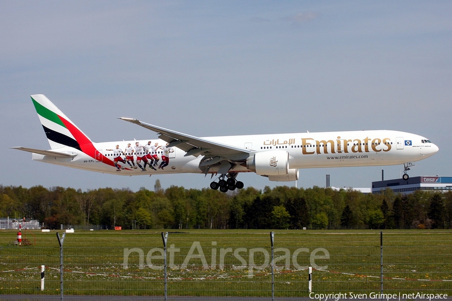 Emirates Boeing 777-31H(ER) (A6-EPL) | Photo 108101