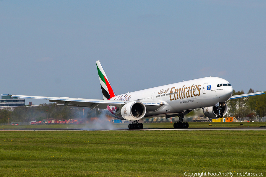 Emirates Boeing 777-31H(ER) (A6-EPL) | Photo 148109