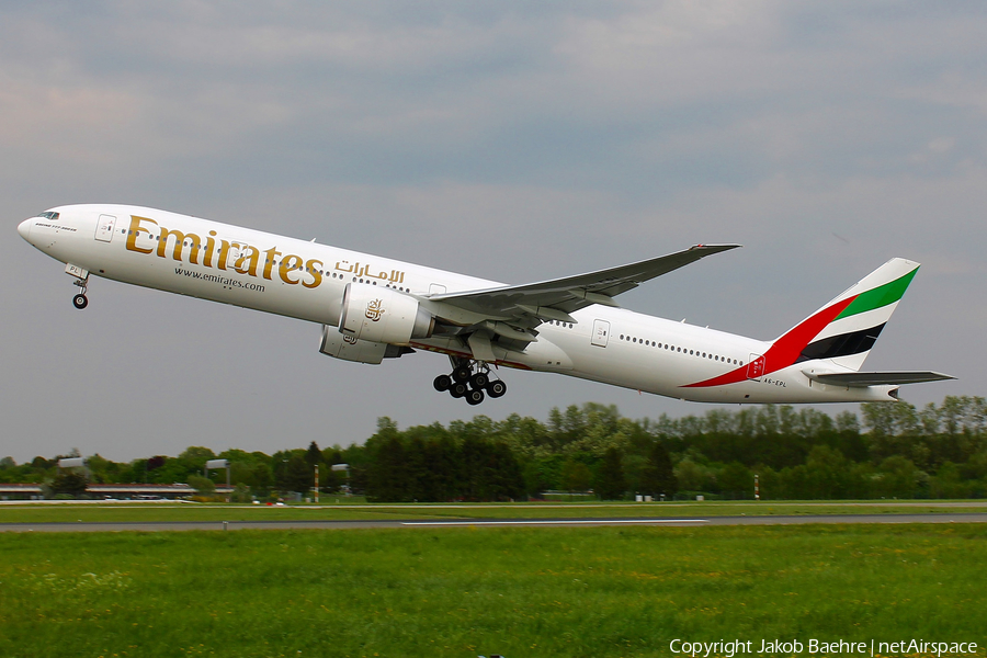 Emirates Boeing 777-31H(ER) (A6-EPL) | Photo 163566