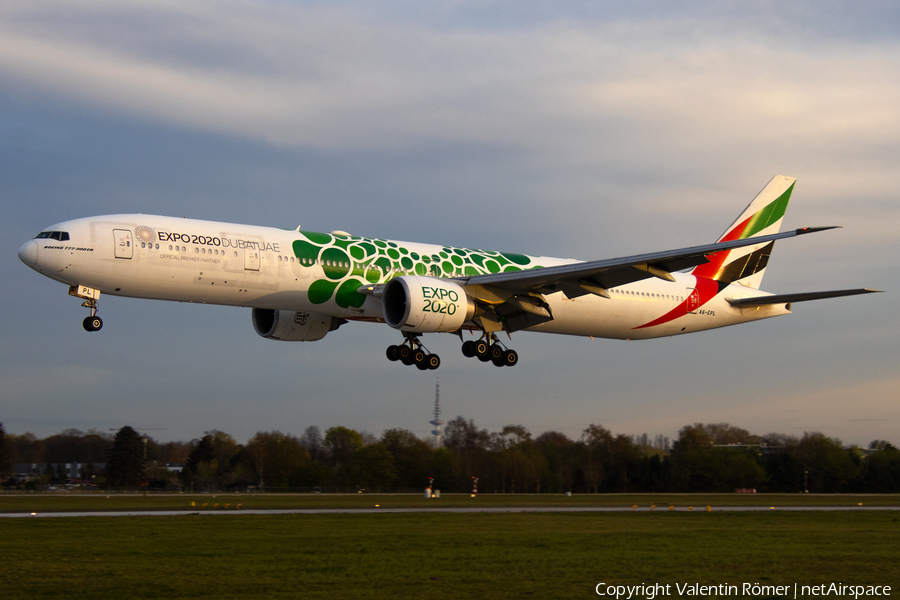 Emirates Boeing 777-31H(ER) (A6-EPL) | Photo 504424