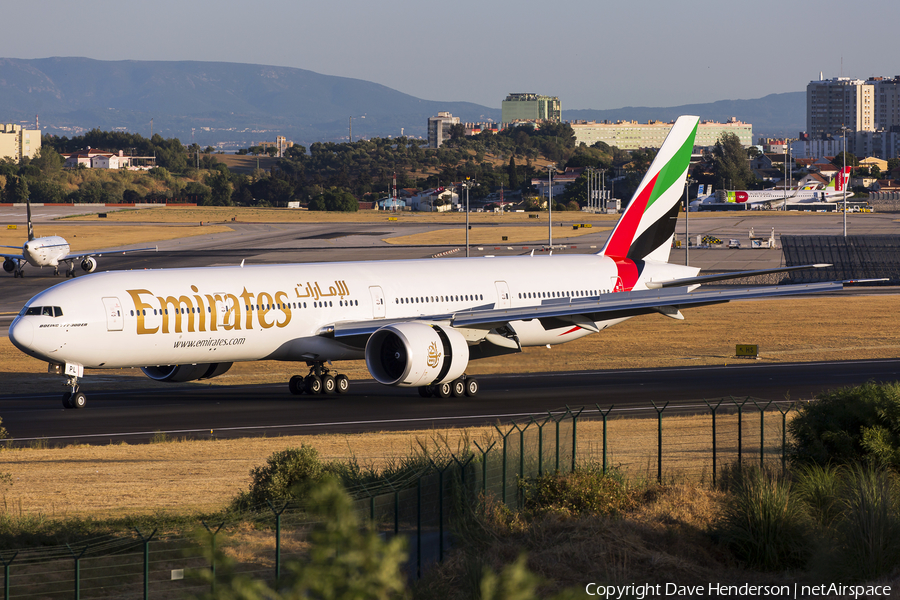 Emirates Boeing 777-31H(ER) (A6-EPL) | Photo 119689