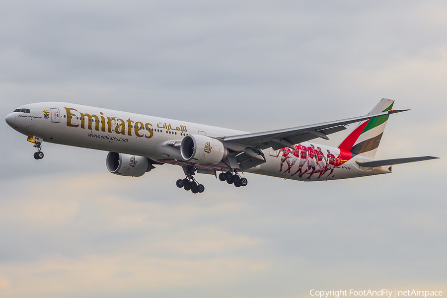 Emirates Boeing 777-31H(ER) (A6-EPM) | Photo 154303