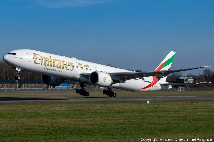 Emirates Boeing 777-31H(ER) (A6-EPN) | Photo 554608