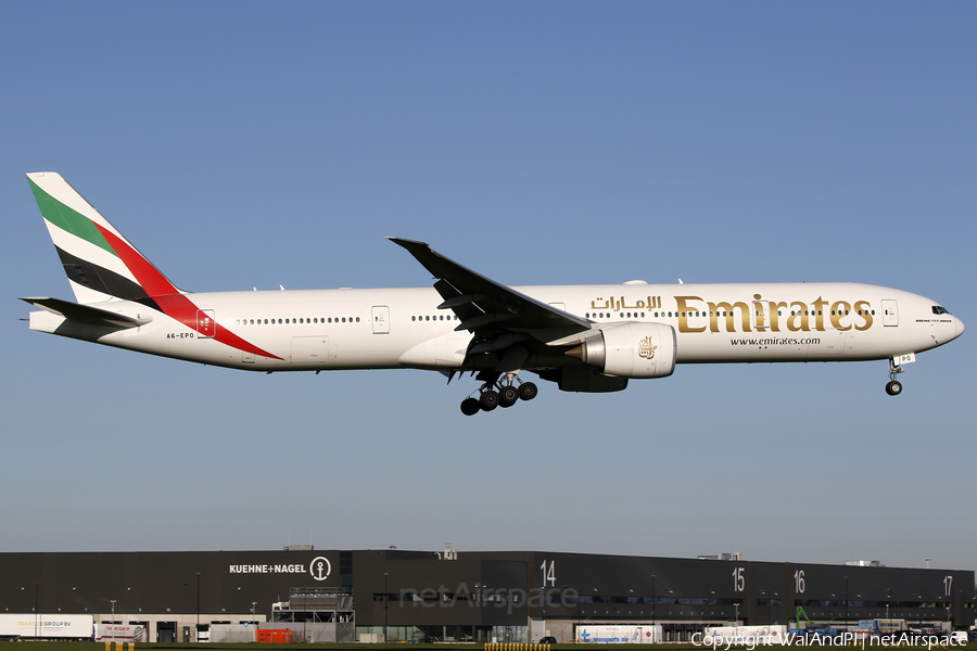 Emirates Boeing 777-31H(ER) (A6-EPO) | Photo 561784