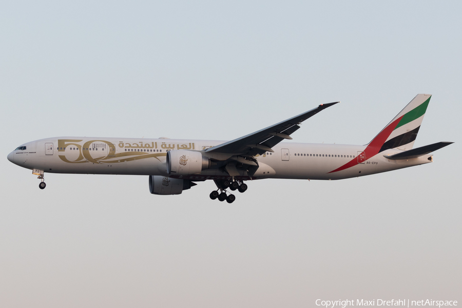 Emirates Boeing 777-31H(ER) (A6-EPO) | Photo 501052