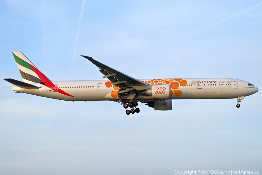 Emirates Boeing 777-31H(ER) (A6-EPO) | Photo 235015