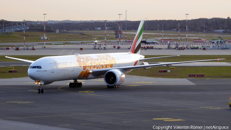 Emirates Boeing 777-31H(ER) (A6-EPO) | Photo 491183