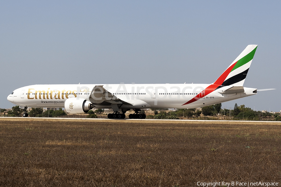 Emirates Boeing 777-31H(ER) (A6-EPO) | Photo 174416