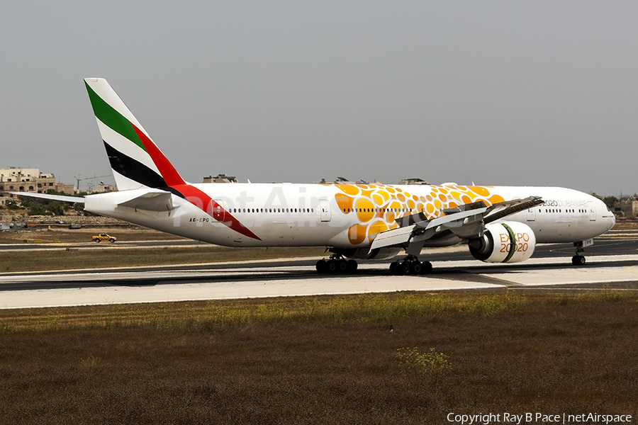 Emirates Boeing 777-31H(ER) (A6-EPO) | Photo 252367