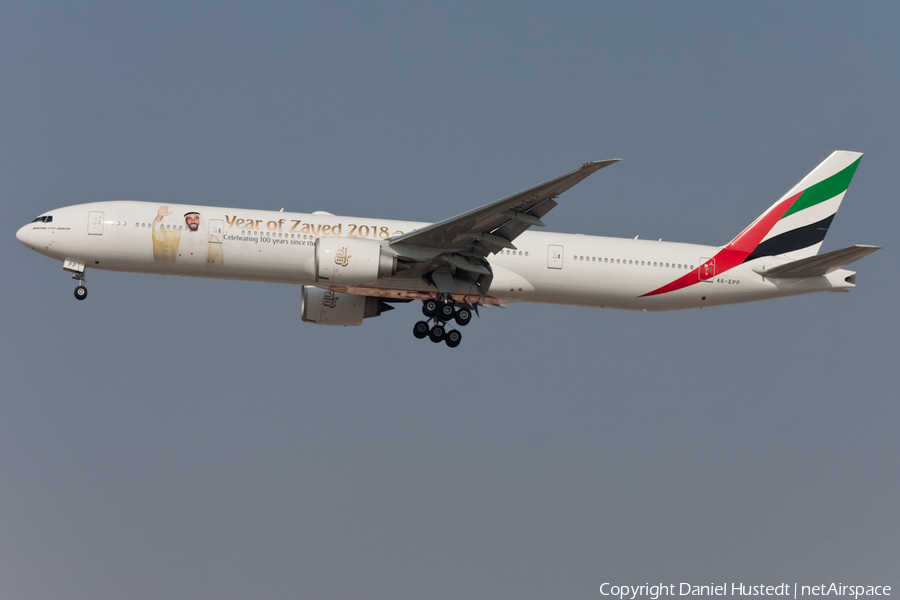 Emirates Boeing 777-31H(ER) (A6-EPP) | Photo 417925