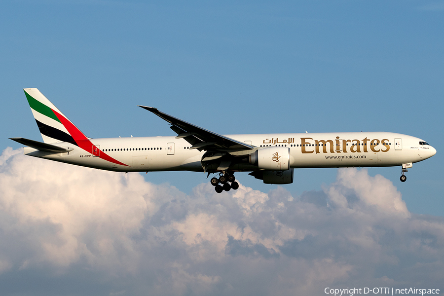 Emirates Boeing 777-31H(ER) (A6-EPP) | Photo 177938
