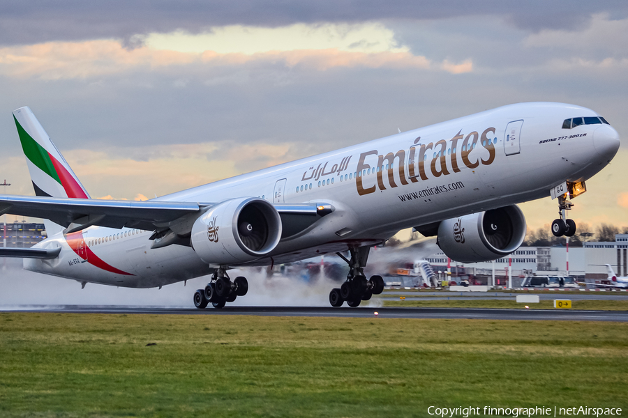 Emirates Boeing 777-31H(ER) (A6-EPQ) | Photo 449066