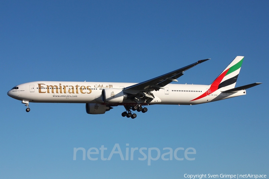 Emirates Boeing 777-31H(ER) (A6-EPR) | Photo 145427