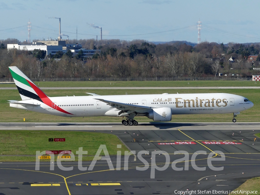 Emirates Boeing 777-31H(ER) (A6-EPS) | Photo 554266