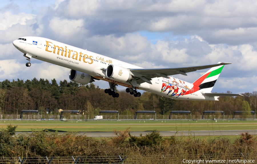 Emirates Boeing 777-31H(ER) (A6-EPS) | Photo 155211