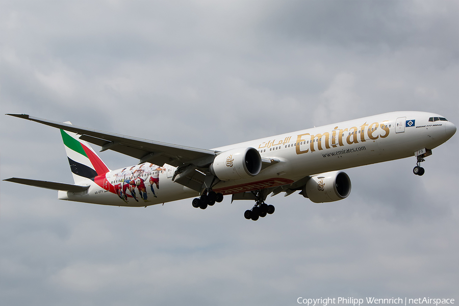 Emirates Boeing 777-31H(ER) (A6-EPS) | Photo 157678