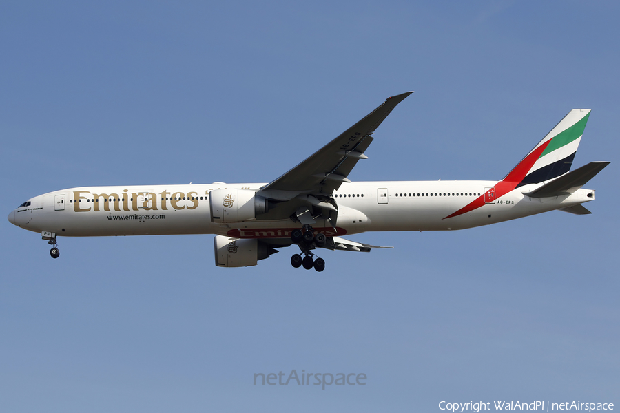 Emirates Boeing 777-31H(ER) (A6-EPS) | Photo 555140