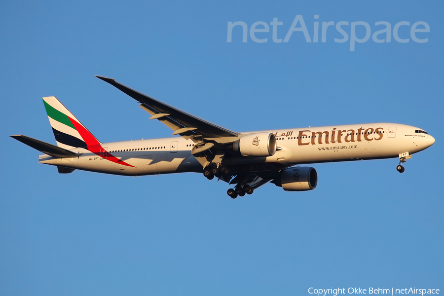 Emirates Boeing 777-31H(ER) (A6-EPT) | Photo 157910