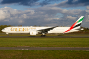 Emirates Boeing 777-31H(ER) (A6-EPT) at  Hamburg - Fuhlsbuettel (Helmut Schmidt), Germany