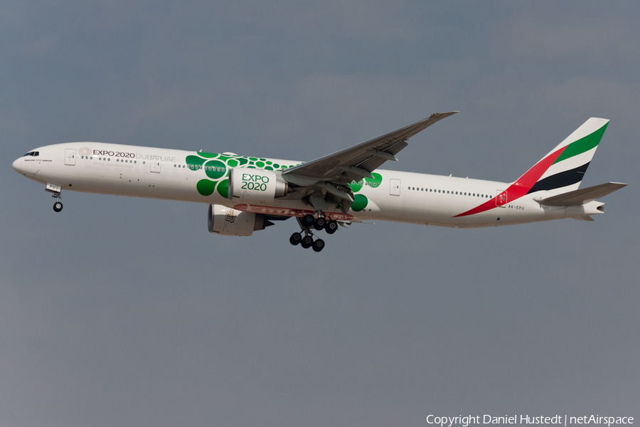 Emirates Boeing 777-31H(ER) (A6-EPU) | Photo 416180