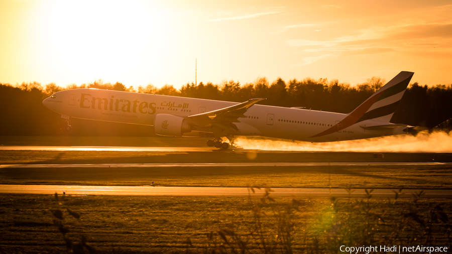 Emirates Boeing 777-31H(ER) (A6-EPU) | Photo 131376