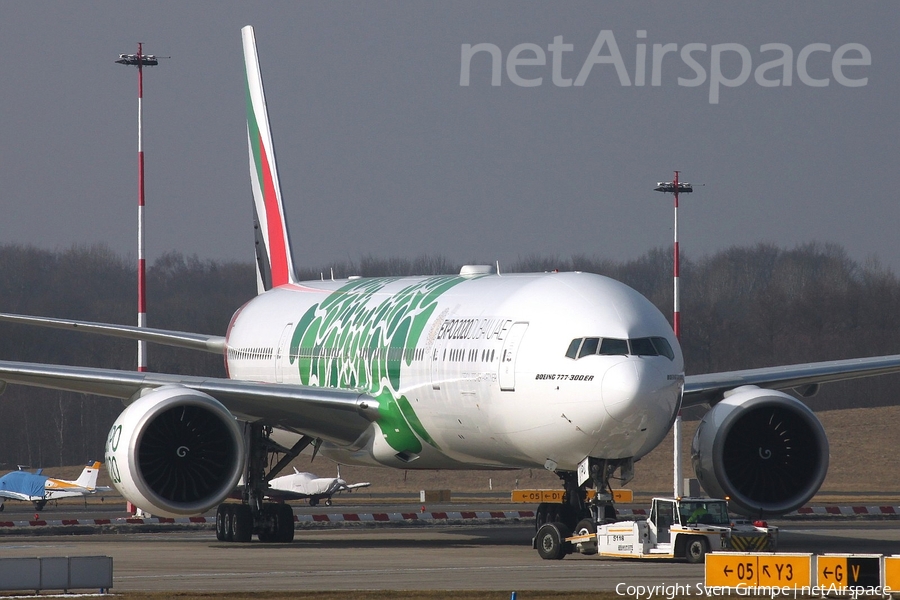 Emirates Boeing 777-31H(ER) (A6-EPU) | Photo 225526